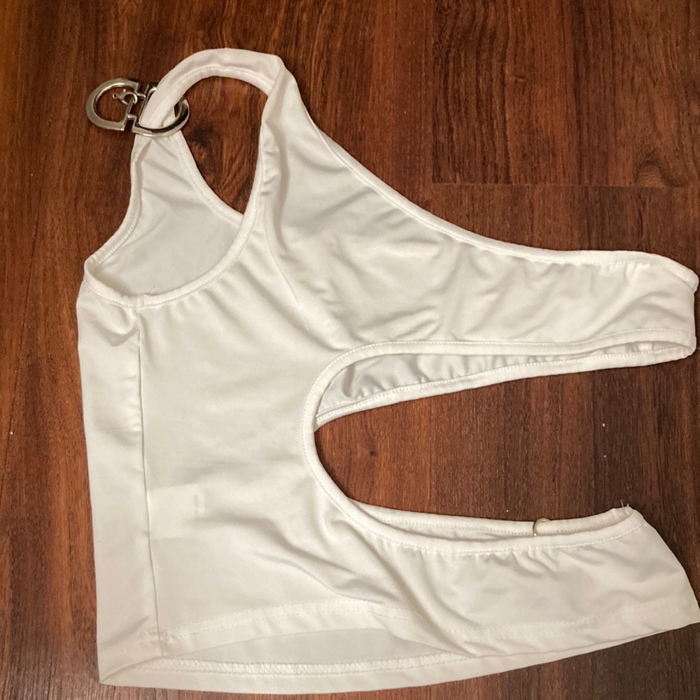 White medium crop top